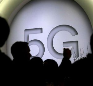 Cartel que anuncia la nueva tecnología 5G en el Mobile World Congress (MWC) Cartel que anuncia la nueva tecnología 5G en el Mobile World Congress (MWC)