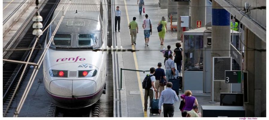 Un tren AVE Un tren AVE
