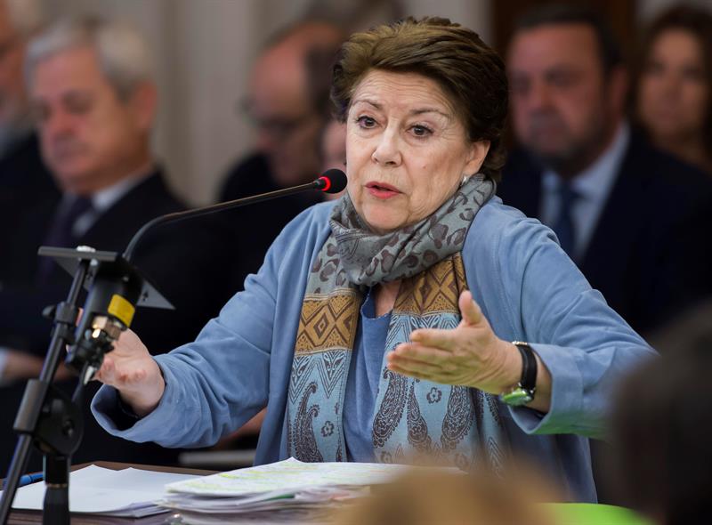 Magdalena Álvarez: "Es un error pensar que en Hacienda lo controlan todo" Magdalena Álvarez: "Es un error pensar que en Hacienda lo controlan todo"