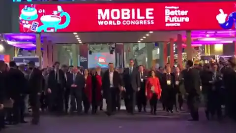 El Rey inaugura el Mobile World Congress acompañado por Ada Colau y representantes de la Generalitat El Rey inaugura el Mobile World Congress acompañado por Ada Colau y representantes de la Generalitat