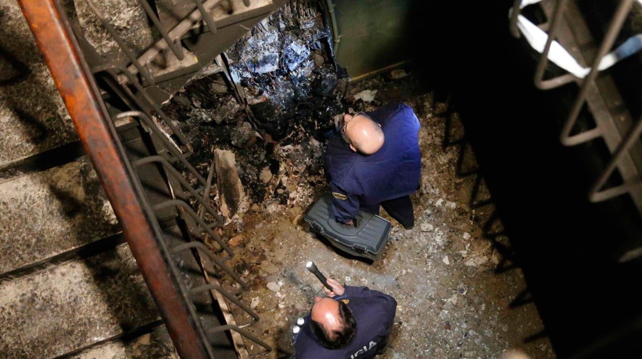 Trasladan al hospital La Paz a la niña de 5 años quemada en el incendio de Siero Trasladan al hospital La Paz a la niña de 5 años quemada en el incendio de Siero