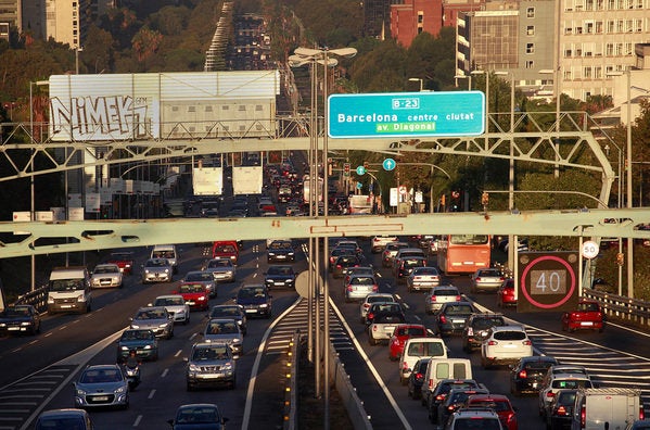 La Brújula de la economía: Peajes de congestión para eliminar atascos y la contaminación La Brújula de la economía: Peajes de congestión para eliminar atascos y la contaminación