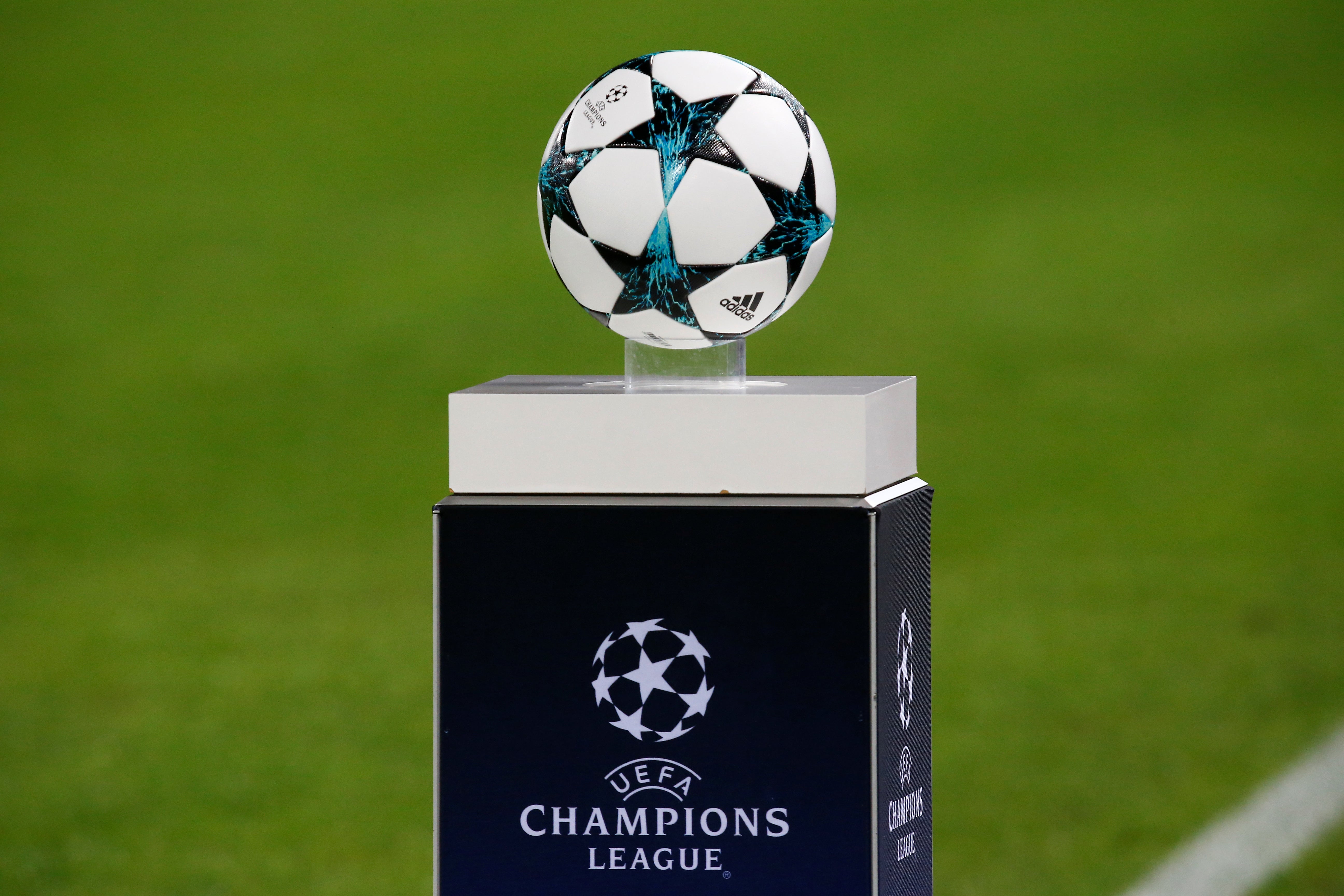 La UEFA confirma los partidos a las 18:55 y a las 21:00 para la próxima Champions La UEFA confirma los partidos a las 18:55 y a las 21:00 para la próxima Champions