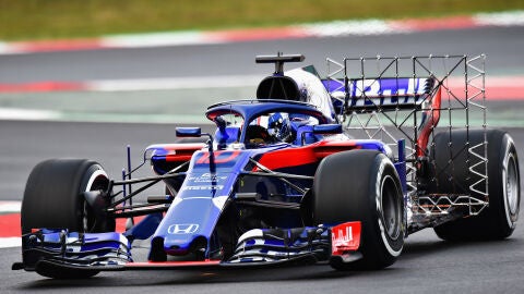 Pierre Gasly, rodando durante el segundo d&iacute;a de test en Barcelona