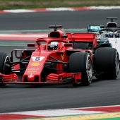 Vettel, delante de Bottas en Montmeló