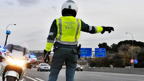 guardia-civil-control-trafico-2017-01-e1491462820802.jpg guardia-civil-control-trafico-2017-01