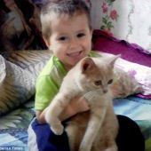 Bogdan, de cuatro años, se marchó sonámbulo a casa del vecino en plena noche