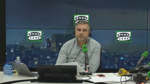Mon&oacute;logo de Alsina: "La oposici&oacute;n le grita a Rajoy que se rinda y los barones del PP le piden a Montoro que afloje la cartera"