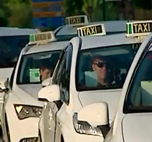 taxis.jpg taxis.jpg