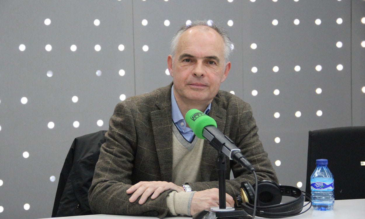 Sabino Méndez: "Nos queda un consuelo, Italia ha sobrevivido a Berlusconi y a la Liga Norte" Sabino Méndez: "Nos queda un consuelo, Italia ha sobrevivido a Berlusconi y a la Liga Norte"