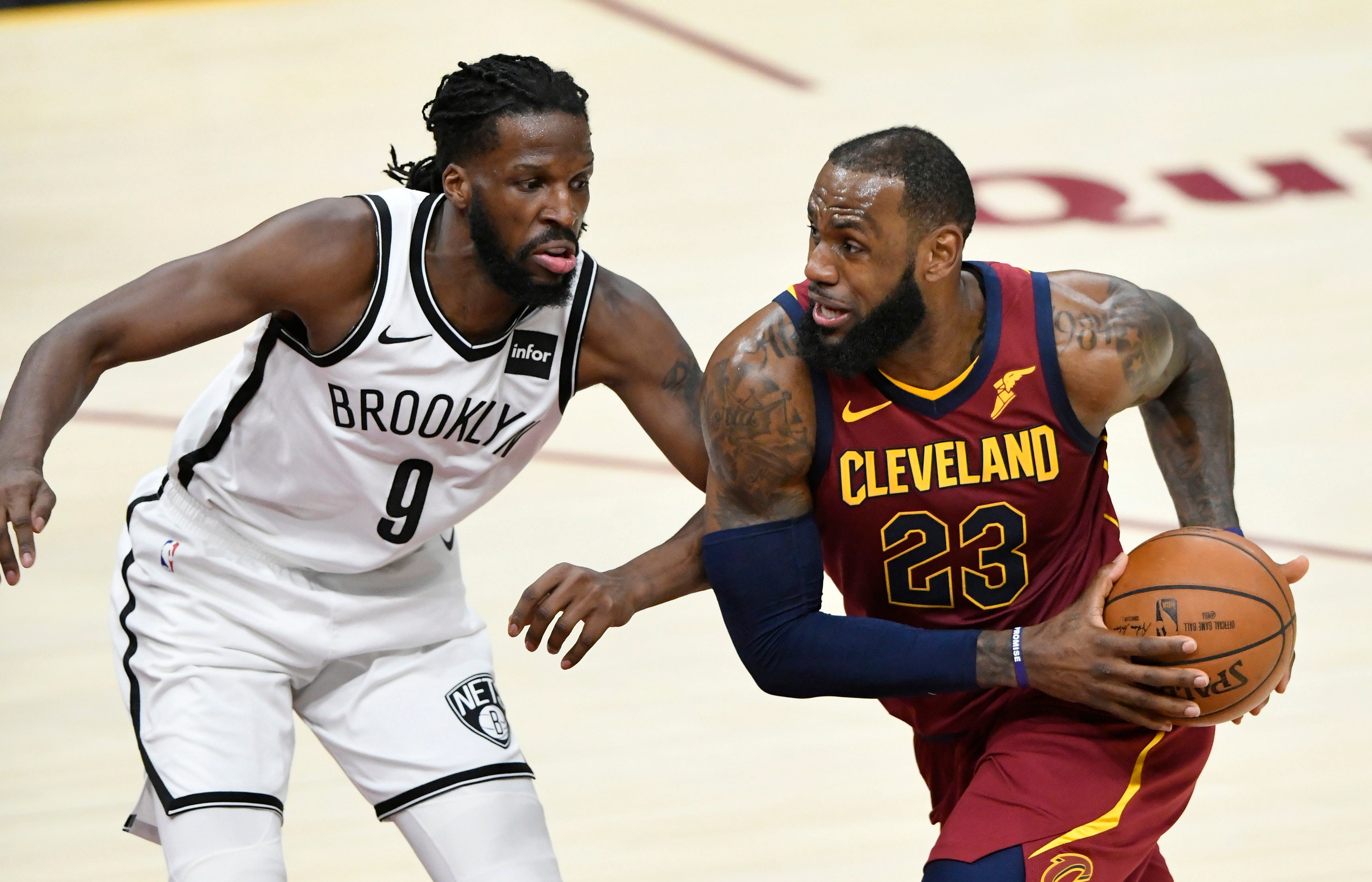 Un histórico LeBron James lidera a los Cavaliers ante los Nets Un histórico LeBron James lidera a los Cavaliers ante los Nets