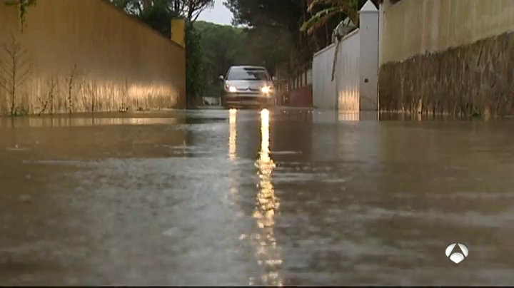 El Gobierno destina 50 millones a contratar parados para reconstruir las zonas del temporal en Andalucía y Extremadura El Gobierno destina 50 millones a contratar parados para reconstruir las zonas del temporal en Andalucía y Extremadura