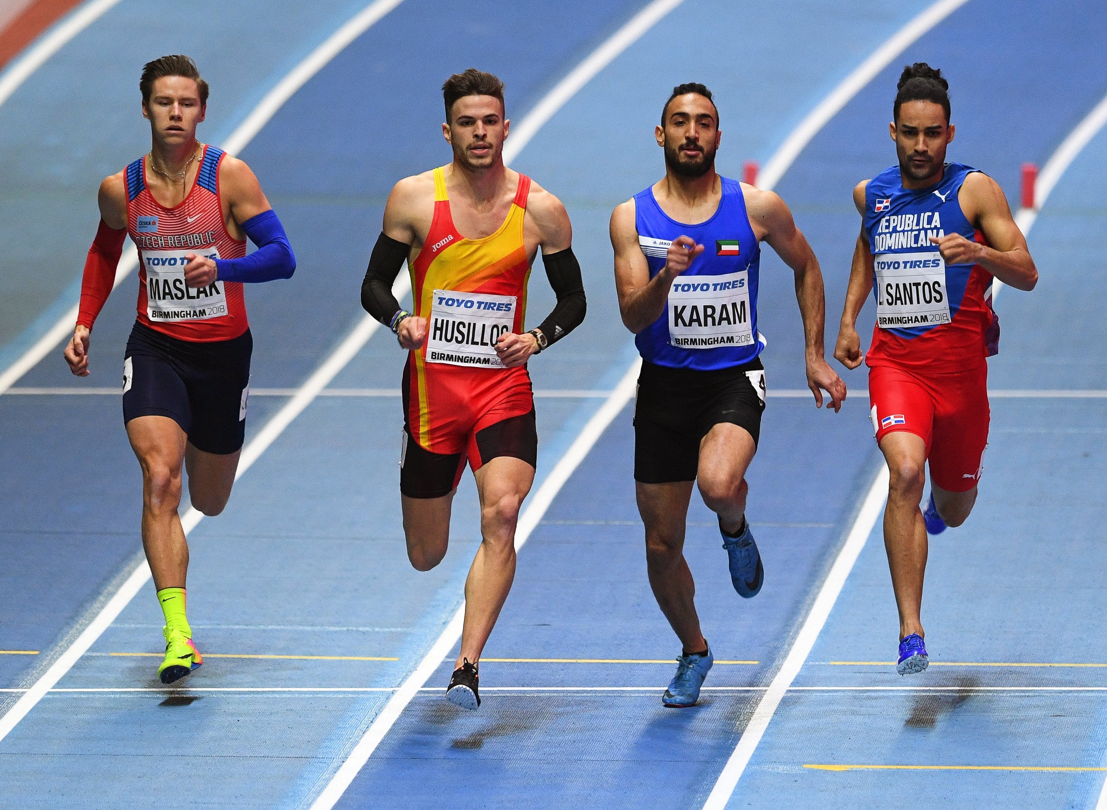 Óscar Husillos se mete en la final de 400 metros batiendo el récord de España Óscar Husillos se mete en la final de 400 metros batiendo el récord de España