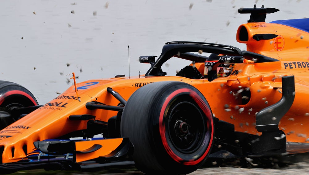 Vandoorne se sale de pista con el McLaren MCL33