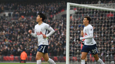 Son celebra un gol con el Tottenham