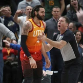 Ricky Rubio, con el árbitro Ricky Rubio, con el árbitro