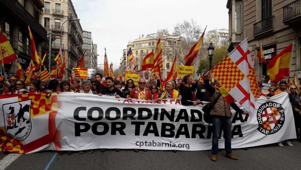 La cabecera de la manifestación de Tabarnia