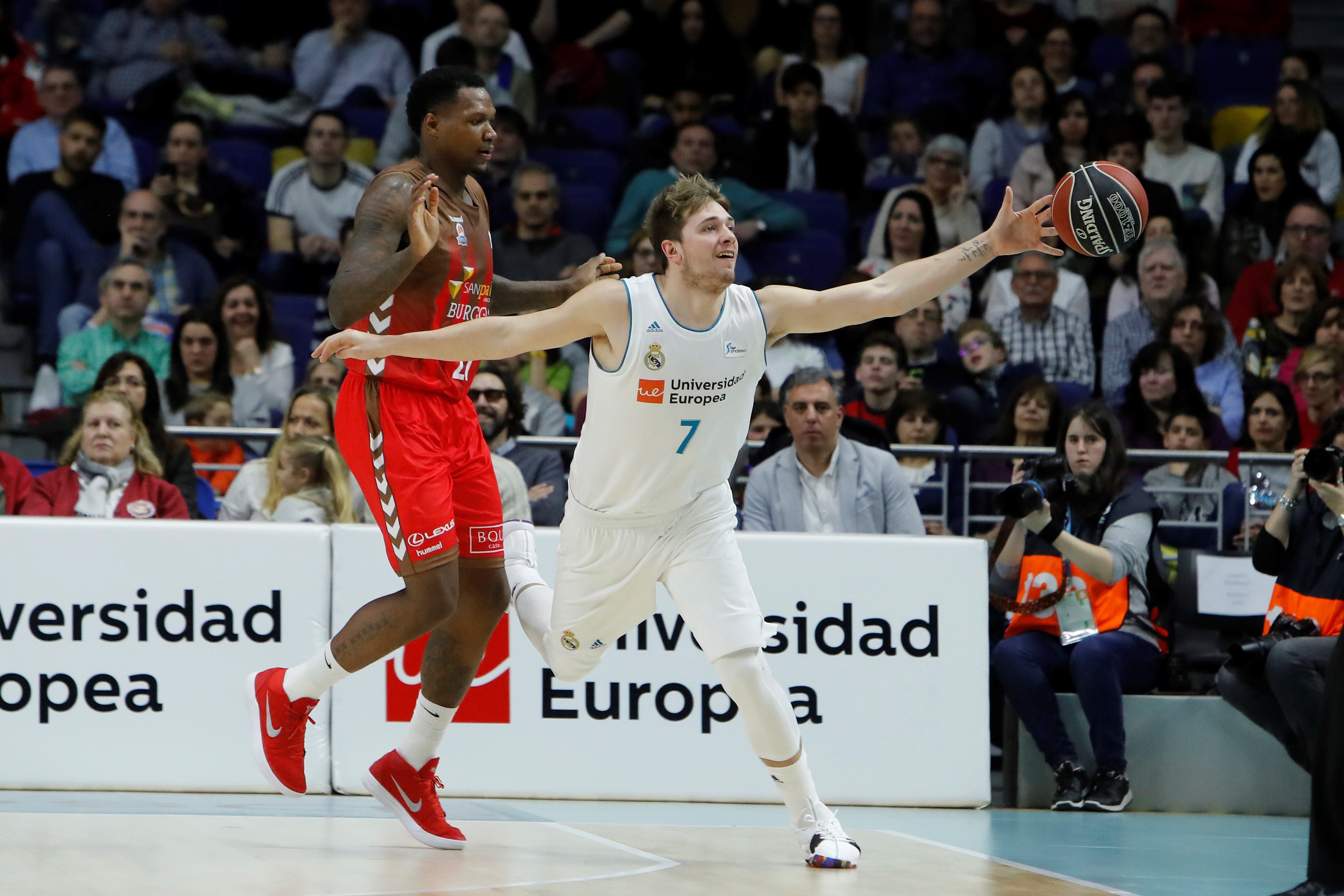 El Real Madrid se afianza en el liderato ante el San Pablo Burgos El Real Madrid se afianza en el liderato ante el San Pablo Burgos