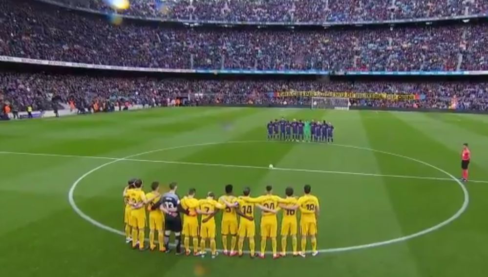 Minuto de silencio por 'Quini' antes del Barcelona - Atlético de Madrid