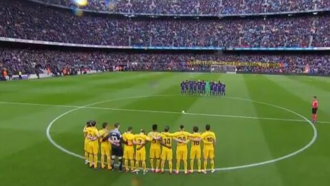 Minuto de silencio por 'Quini' antes del Barcelona - Atl&eacute;tico de Madrid