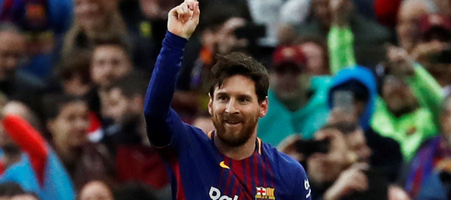 Messi marcando el gol 600 Messi marcando el gol 600