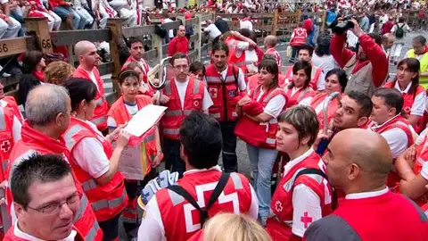 Un grupo de voluntarios de la Cruz Roja. Un grupo de voluntarios de la Cruz Roja.