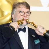 El director Guillermo del Toro en la ceremonia de los Oscar