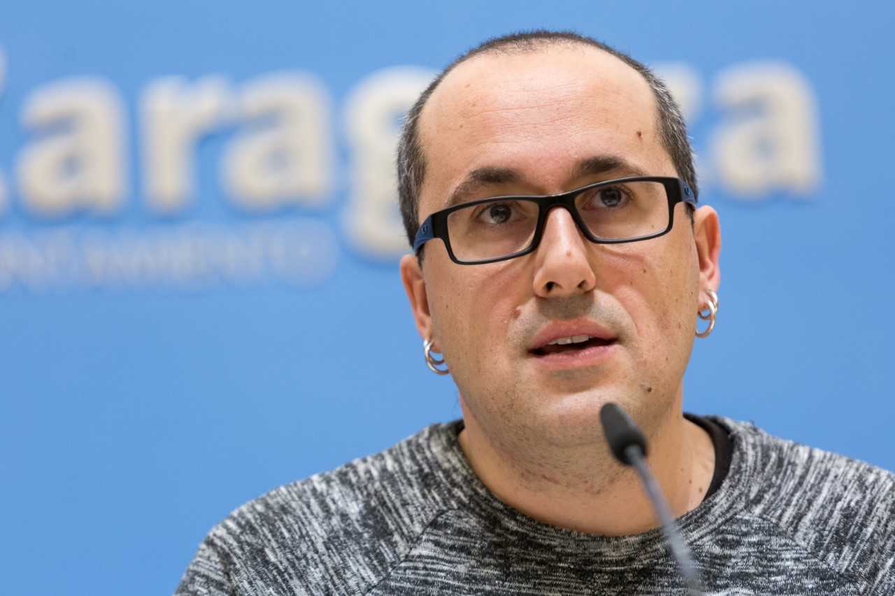 Un concejal de Zaragoza en Común llama 'carapolla' a Almeida durante una comisión Un concejal de Zaragoza en Común llama 'carapolla' a Almeida durante una comisión
