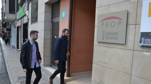 El edil de Cs Elche accede a la oficina PROP para registrar las alegaciones 
