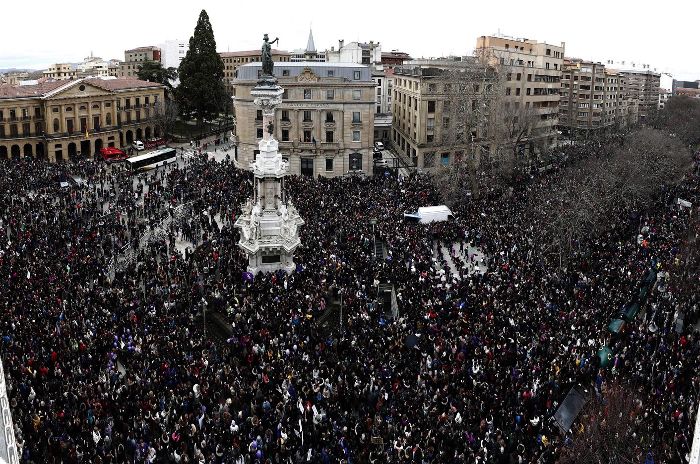 El Parlamento invita a los ciudadanos a participar de los actos del 8M El Parlamento invita a los ciudadanos a participar de los actos del 8M