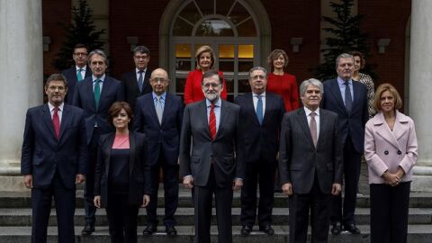 Mariano Rajoy y el resto del Ejecutivo, con la incoporaci&oacute;n de Rom&aacute;n Escolano como nuevo ministro de Econom&iacute;a