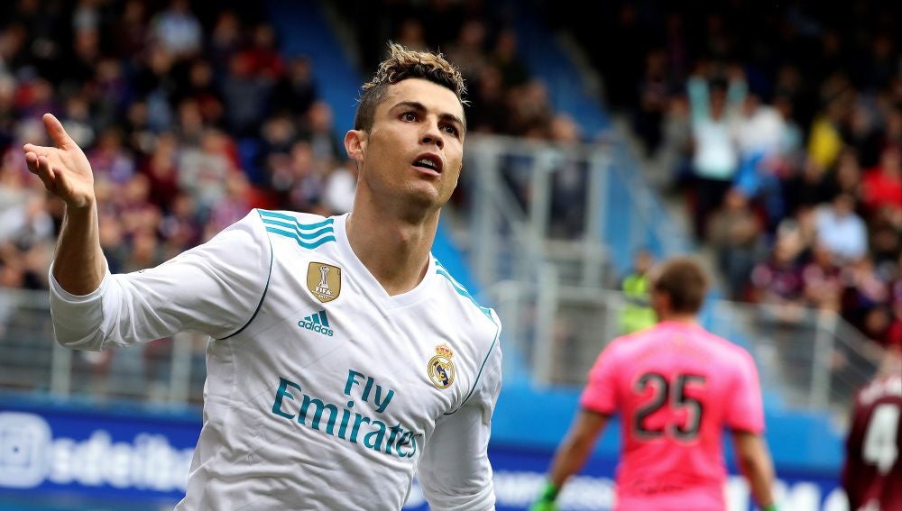 Cristiano Ronaldo celebra el 0-1 en Ipurúa
