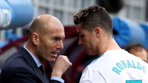 Zidane conversa con Cristiano en Ipur&uacute;a