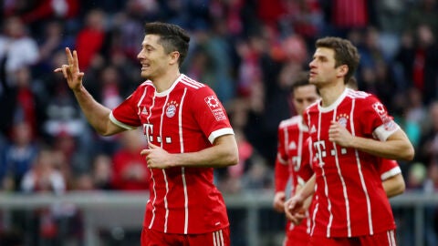 Lewandowski celebrando un gol