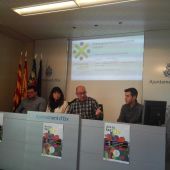El concejal de Participación en Elche, Felip Sánchez, en el centro, en la presentación del presupuesto participativo de 2018