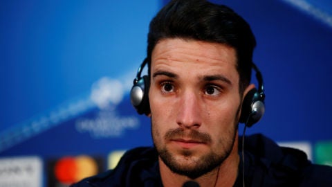 Sergio Rico atiende a los medios de comunicaci&oacute;n