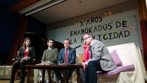 Inauguraci&oacute;n del festival Publicatessen con el vicerrector del Campus, Juan Jos&eacute; Garcill&aacute;n, la vicedecana Eva Navarro, el concejal de Innovaci&oacute;n del Ayto. de Segovia, Jos&eacute; Bay&oacute;n, y los alumnos Jes&uacute;s Ponga y Genma Gonz&aacute;lez