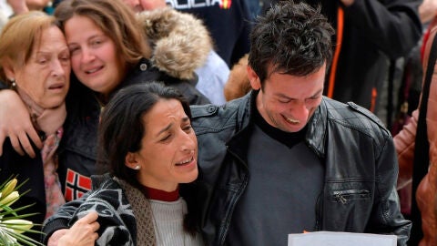 Los padres de Gabriel en el funeral celebrado por su hijo en la catedral de Almer&iacute;a