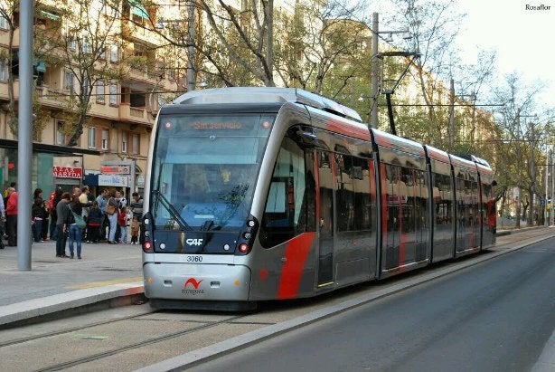 Los paros del tranvía causan esperas en las paradas Los paros del tranvía causan esperas en las paradas