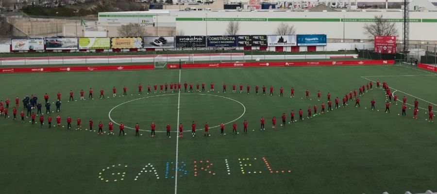 El homenaje de la cantera del Sanse a Gabriel Cruz El homenaje de la cantera del Sanse a Gabriel Cruz