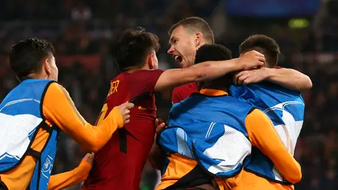Dzeko celebra su gol ante el Shakhtar Dzeko celebra su gol ante el Shakhtar