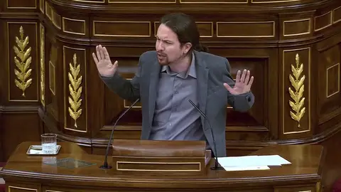 Iglesias le pide a Rajoy "empatía" con españoles "que se han matado a trabajar" y merecen pensiones dignas Iglesias le pide a Rajoy "empatía" con españoles "que se han matado a trabajar" y merecen pensiones dignas