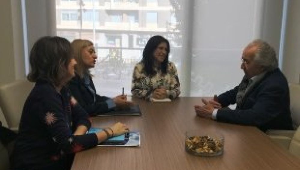 La FUE-UJI visita el Ayuntamiento de Almassora, para ampliar la colaboración entre ambas entidades