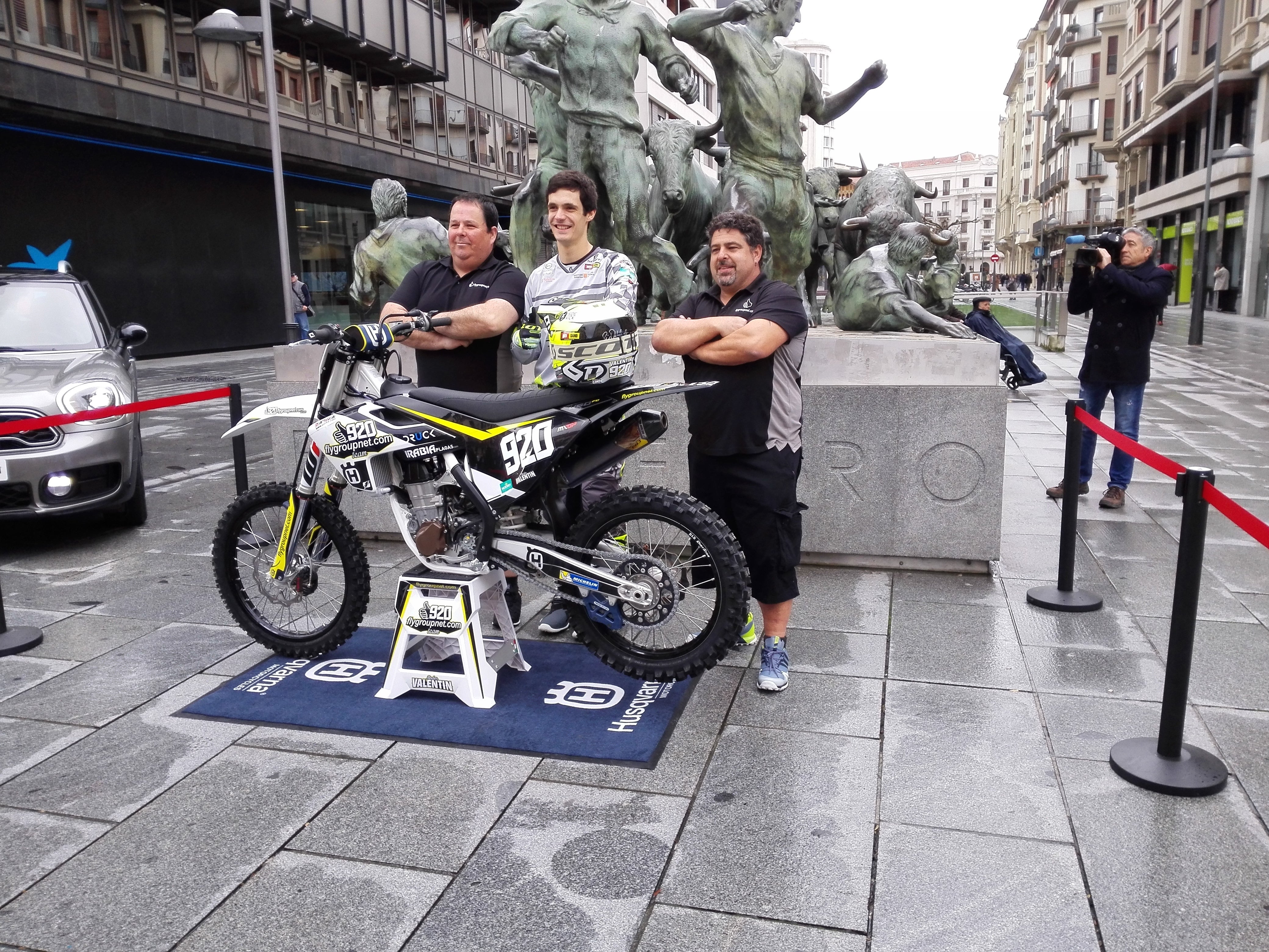 Ander Valentín: "A una moto le pido suavidad, que se pueda dominar su potencia" Ander Valentín: "A una moto le pido suavidad, que se pueda dominar su potencia"