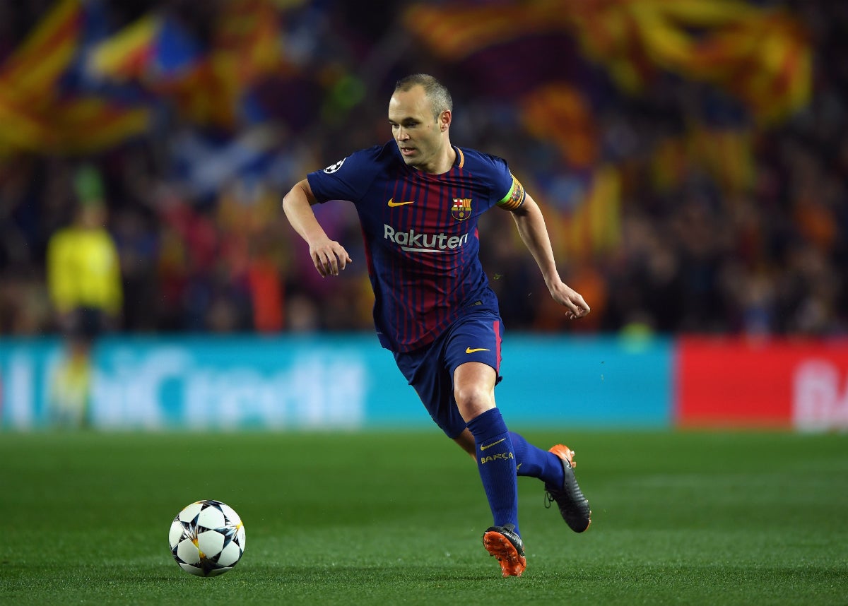 Andrés Iniesta tiene decidido irse a China pero quiere hablarlo primero con el club y su entrenador Andrés Iniesta tiene decidido irse a China pero quiere hablarlo primero con el club y su entrenador