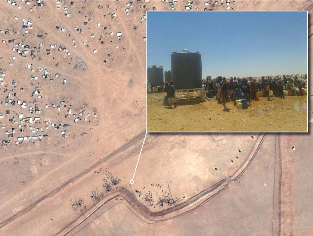 La Berma, tierra de nadie donde se refugian 40.000 sirios asediados por Daesh y sin ayuda internacional La Berma, tierra de nadie donde se refugian 40.000 sirios asediados por Daesh y sin ayuda internacional