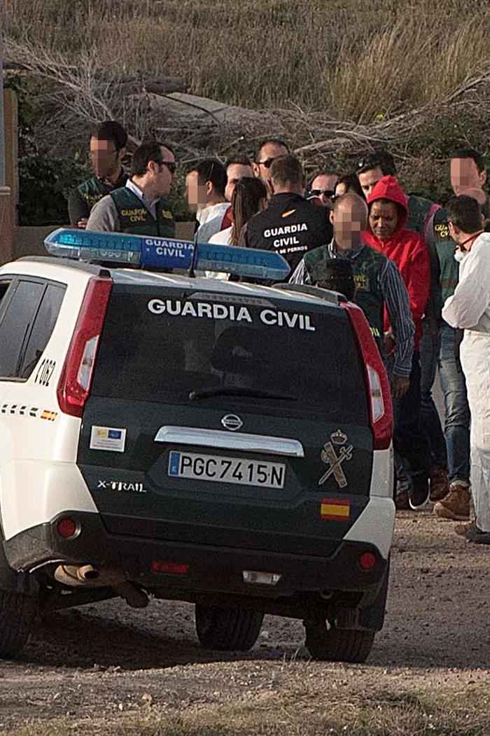 La Guardia Civil encuentra el hacha con la que Ana Julia Quezada dice que golpeó a Gabriel La Guardia Civil encuentra el hacha con la que Ana Julia Quezada dice que golpeó a Gabriel