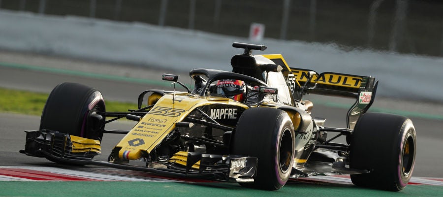 Carlos Sainz rueda con su Renault Carlos Sainz rueda con su Renault