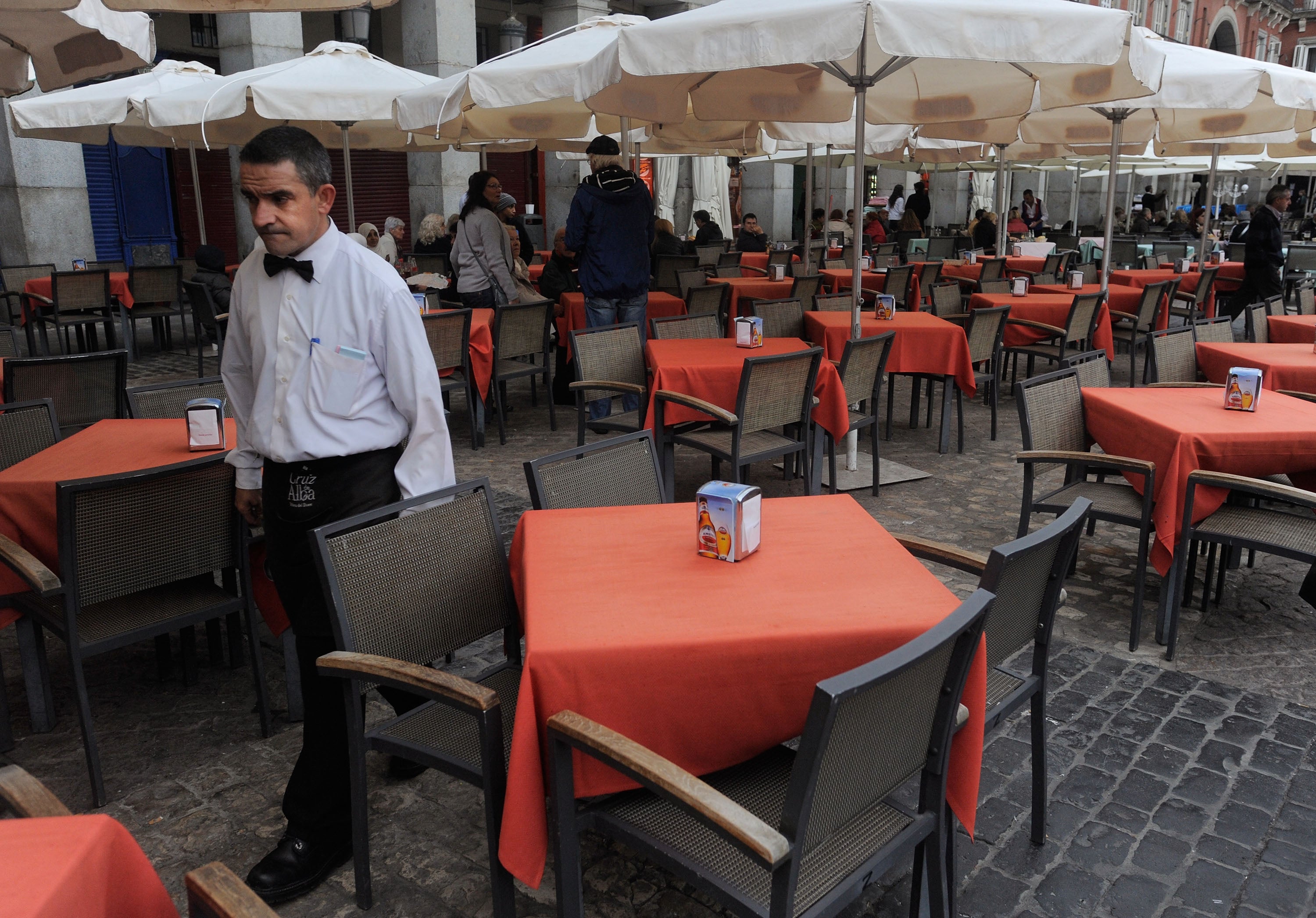 Los autónomos consideran "insuficientes" los 100 euros mensuales de la Generalitat para paliar la crisis Los autónomos consideran "insuficientes" los 100 euros mensuales de la Generalitat para paliar la crisis