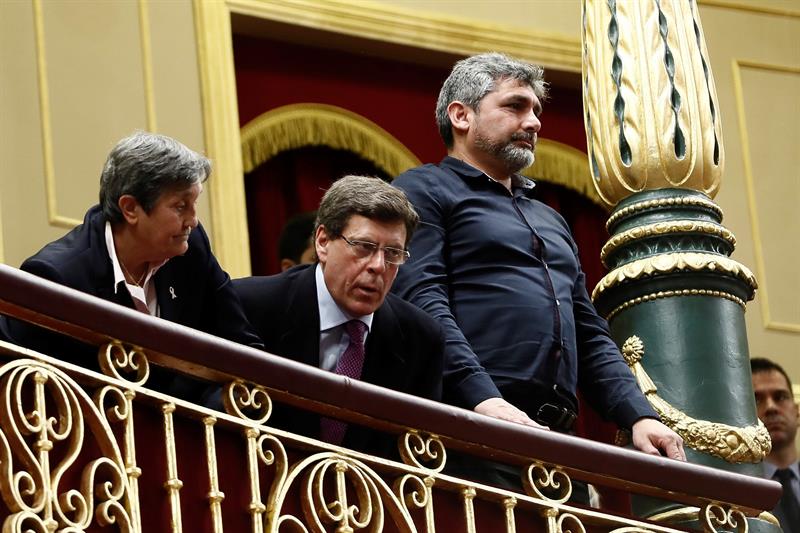 Los padres de las víctimas arremeten contra el PSOE por usar la muerte de Gabriel en el debate sobre la prisión permanente revisable Los padres de las víctimas arremeten contra el PSOE por usar la muerte de Gabriel en el debate sobre la prisión permanente revisable